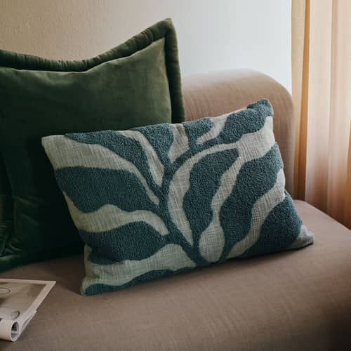 Kissenüberzug Delia textil blau / 60 x 40 cm – Reliefstickereien - BROSTE COPENHAGEN - Blaugrün & Salbeigrün - Baumwolle