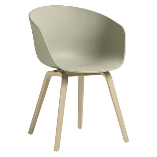 Sessel  About a chair AAC22 plastikmaterial grün / Recycelt - Hay - Pastellgrün / Eiche matt lackiert - massive Eiche, Recyceltes Polypropylen