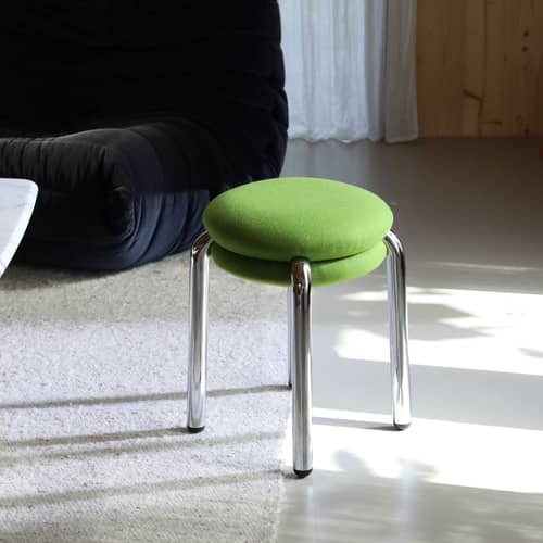 Tabouret rembourré Macaron tissu vert - & klevering - Tissu vert / Chromé - Métal laqué, Mousse, Tissu recyclé