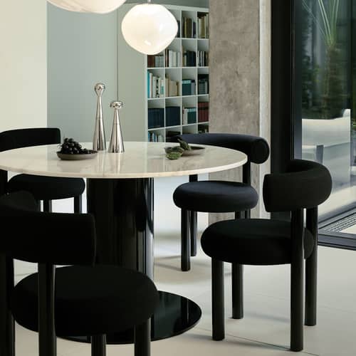 Chaise rembourrée Fat Dining noir / Tissu Hallingdal - Tom Dixon - Noir (tissu Hallingdal) / Acier noir - Acier laqué, Mousse moulée, Tissu Hallingdal