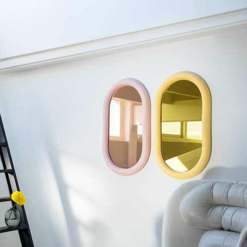 Miroir mural Mirage orange Loop / Verre coloré - L 35 x H 60 cm - Fatboy - Argile rustique - Polyuréthane, Verre coloré