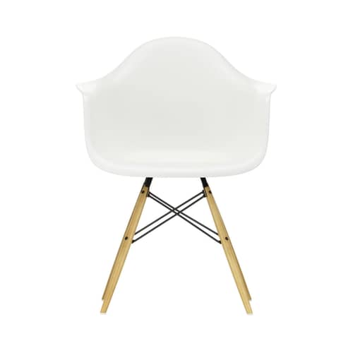 Sessel DAW - Eames Plastic Armchair plastikmaterial weiß / (1950) - Beine aus hellem Holz - Vitra - Weiß / Helles Holz - Massivahorn, Polypropylen