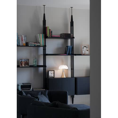 Tischleuchte Minipipistrello LED plastikmaterial gold / H 35 cm - Gae Aulenti, 1965 - Martinelli Luce - Messing seidenmatt - Gebürsteter Edelstahl, klarlackbeschichtetes Aluminium, Methacrylate
