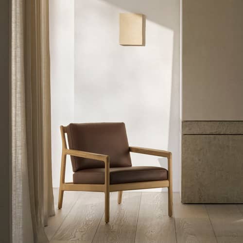 Fauteuil rembourré Jack Indoor cuir Burgundy - Ethnicraft - Cuir Burgundy / Chêne naturel - Chêne massif, Cuir, Mousse HR