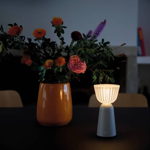 Lampada da esterno ricaricabile senza fili Swiing LED metallo giallo / H 20 cm - Fermob - Pan di zenzero - ABS riciclato, Alluminio, policarbonato