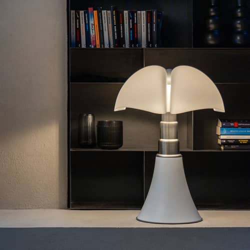 Lampe de table Pipistrello Medium White matt LED / H 50 à 62 cm - Martinelli Luce - Blanc mat -  Méthacrylate satiné, Acier satiné, Aluminium peint mat