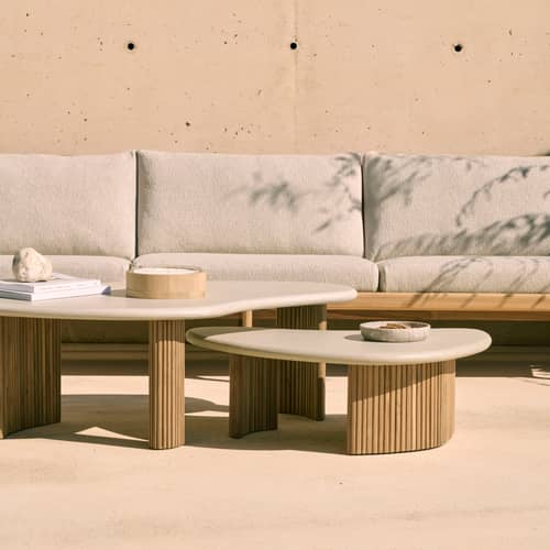Couchtisch Boomerang Outdoor stein grau / 90 x 61 x H 29 cm - Recycelter Beton & Teakholz - Ethnicraft - 90 x 61 x H 29 / Hellgrau - Beton, Recyceltes Teakholz