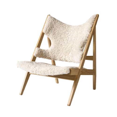 Fauteuil rembourré Knitting tissu bois blanc / Peau de mouton - Réédition 1951 - Audo Copenhagen - Blanc / Chêne clair - Chêne massif, Mousse, Peau de mouton