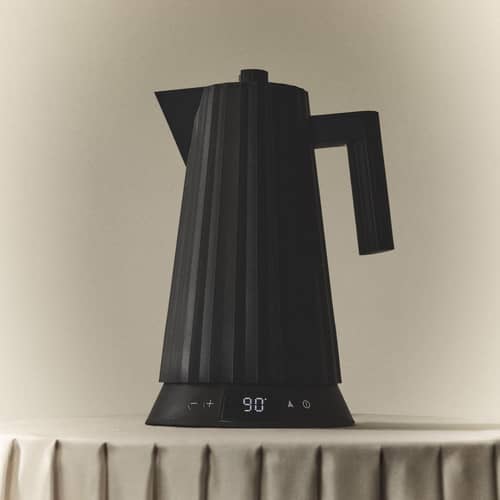 Plissé Electric kettle plastic material black / 1.7 L - Temperature control / UK version - Alessi - Black & White - Thermoplastic resin
