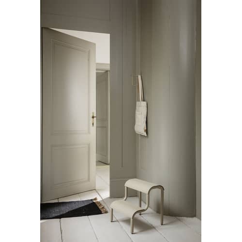 Up Step Moveable step metal beige / Metal - L 34 x D 35 x H 36 cm - Ferm Living - Cashmere beige - Iron