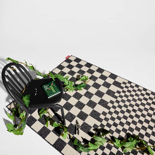 Carpretty Grand Outdoor rug textile beige / 300 x 200 cm - Fatboy - Square Affair / Charcoal grey & Cream - Woven polypropylene