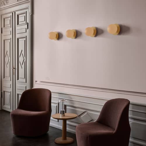 Applique salle de bains Liila 1 Medium / Plafonnier - Ø 14 cm - NUURA - Miel (verre lisse) / Doré - Aluminium, Verre soufflé bouche