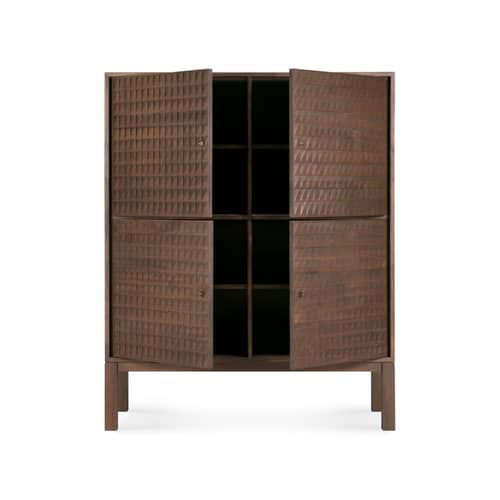 Buffet Sono bois marron / L 116 x H 144 cm - Panneaux en relief sculptés main - Ethnicraft - Teck / Poignées laiton - Laiton moulé, Teck massif teinté