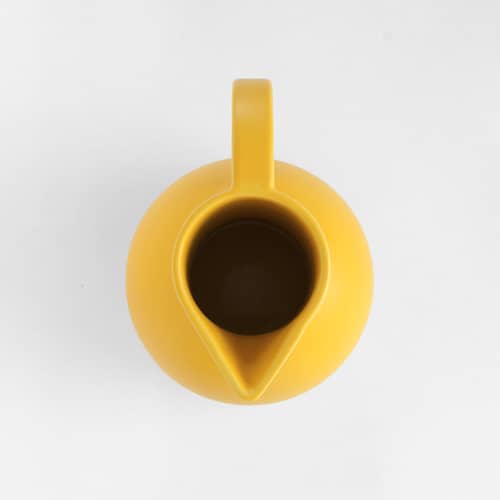 Caraffa Strøm Large ceramica giallo / H 28 cm - Ceramica / Fatta a mano - raawii - Giallo fresia - Ceramica
