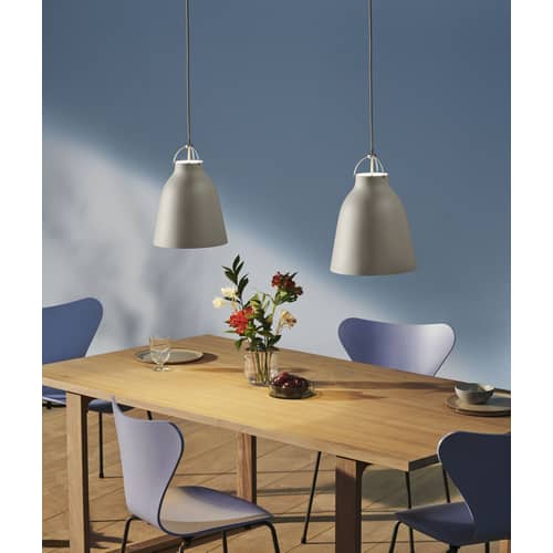 Fritz Hansen Série Stacking chair chromed lavender blue Made