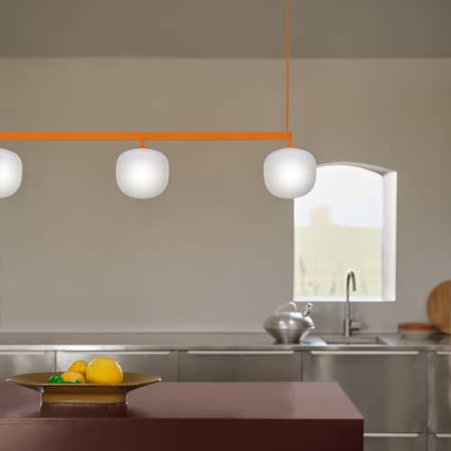 Suspension Rime Rail / L 110 cm - Muuto - Orange - Aluminium thermolaqué, Verre soufflé bouche