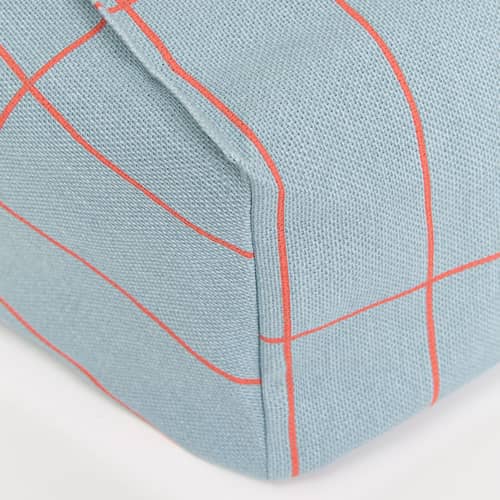Pouf bambini Vibes tessuto blu - NOBODINOZ - Blu cielo e rosso / Griglia - Cotone bio, Polistirolo espanso