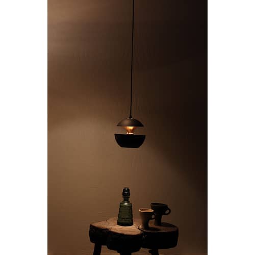 Suspension Here Comes The Sun métal noir / Ø 35 cm - Réédition 1970 / Seconde vie - DCW éditions - Noir / intérieur cuivre - Aluminium, Textile