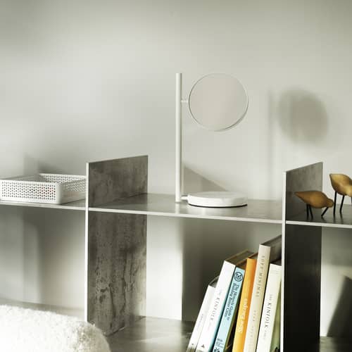 Miroir à poser Pose métal marbre blanc / Miroir grossissant orientable - Normann Copenhagen - Blanc - Acier, Marbre, Verre