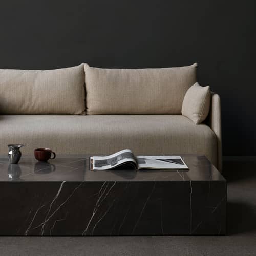 Table basse Plinth Grand marbre gris / Marbre - 137 x 76 cm x H 28 cm - Audo Copenhagen - Marbre Kendzo (gris) - Bois d\'acacia, Marbre
