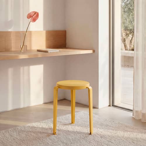 Tabouret empilable Lou Chroma bois jaune / Bois éco-certifié - TIPTOE - Jaune brioche - Acier, Bois éco-certifié