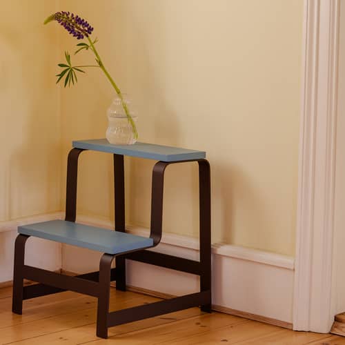 Marchepied Step bois bleu - HÜBSCH - Bleu & marron - Chêne laqué, Fer laqué