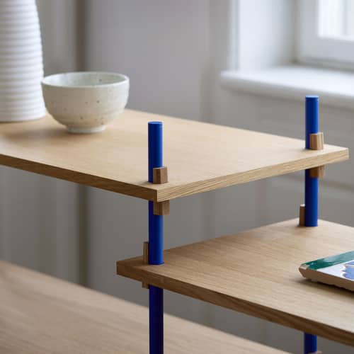 Scaffale Shelving System – s.65.3.A legno naturale / L 239 x H 85 x P 35 cm - MOEBE - Rovere naturale / Blu - Acciaio, MDF impiallacciato rovere