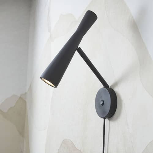 Applique avec prise Bordeaux métal noir / Orientable - It\'s about Romi - Noir - Fer