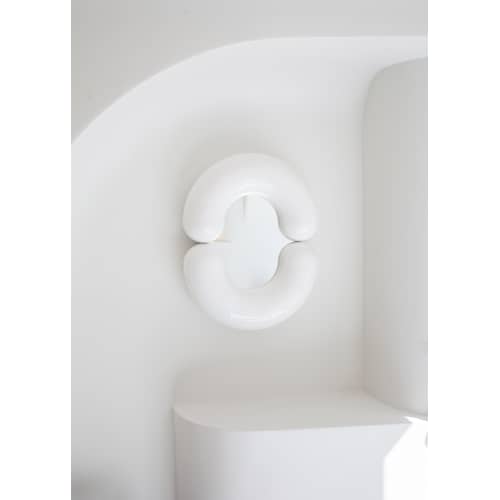 Miroir mural Zodiac Bumper Small céramique blanc / L 55 x H 70 cm - Jean-Baptiste Fastrez, 2020 - Moustache - Blanc - Céramique, Verre