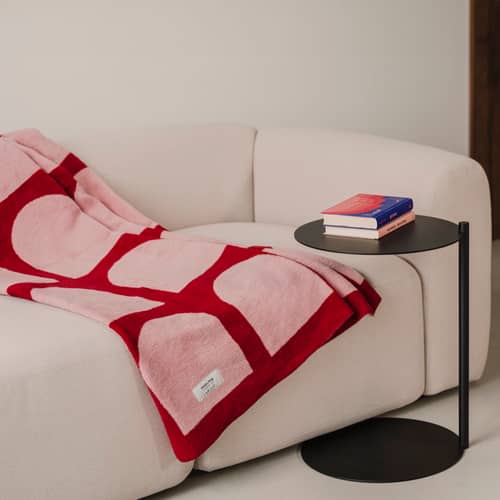 Gilli Plaid textile pink / 150 x 200 cm - NOO.MA - Pink flowers - Acrylic, Cotton, Polyester