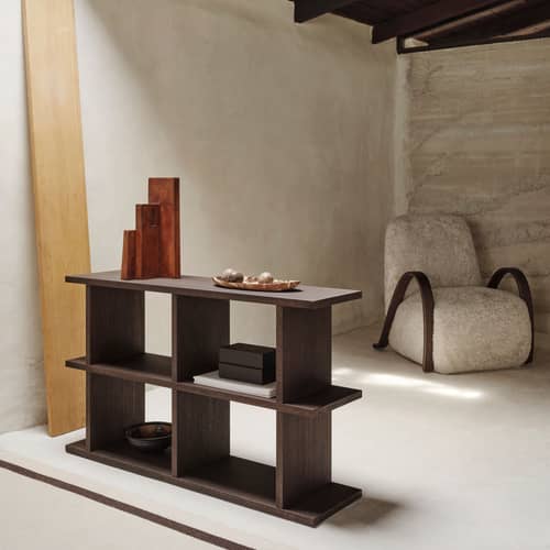 Regal Kona 2x2 holz braun / B 122.5 x H 72 cm - Ferm Living - Eiche dunkel - eichenfurnierte Holzfaserplatte