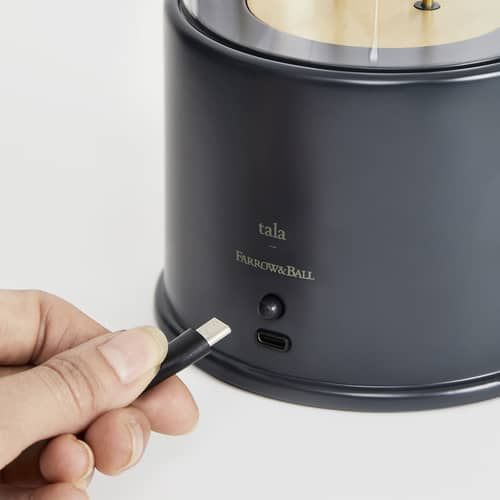 Lampe extérieur sans fil rechargeable The Muse métal noir / IP44 - Verre - TALA - Noir Hackles - Aluminium, Laiton massif, Verre borosilicaté