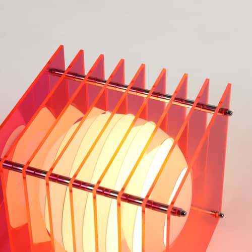 Lampe de table Lop Small Square plastique rose / Lauréat Archiproducts Design Award - BANG - Rose - Acrylique, Inox, Verre