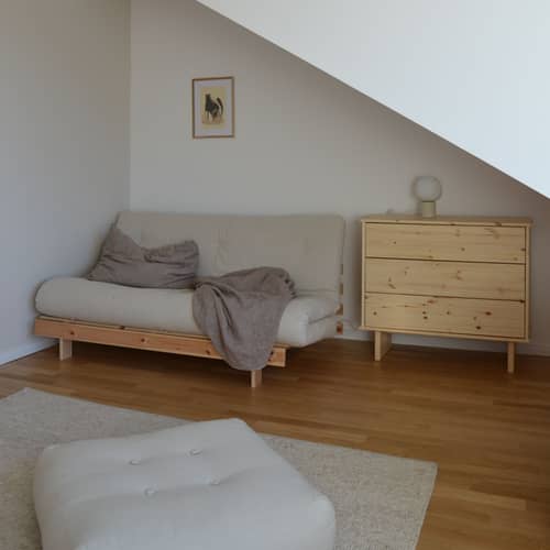 Schlafcouch Roots holz beige / B 160 cm - 3 Positionen / Schwarze Struktur - KARUP - Beige 747 / Schwarz - FSC-zertifizierte, lackierte Massivkiefer, Gewebe, Recycelte Mischfasern, Schaumstoff
