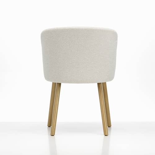 Sedia imbottita Mikado tessuto beige / Piedi in legno - Vitra - Perla (Tessuto bouclé Nubia 01) / Rovere naturale - Polipropilene riciclato, Rovere massello, Schiuma di poliuretano, Tessuto Nubia