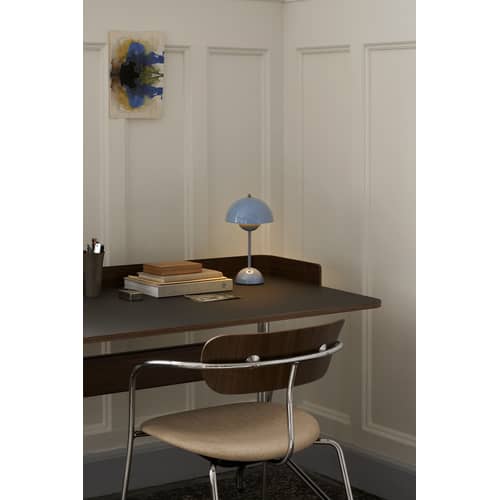 Poltrona impilabile Pavilion AV4 beige legno naturale / Noce laccato - &tradition - Noce laccato / Vidar 333 - Acciaio, Espanso, Noce, Tessuto