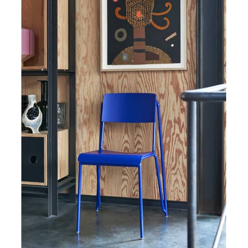 Petit standard Stacking chair wood blue / Steel & wood - Hay - Blue / Blue legs - Powder coated steel, Tinted oak plywood
