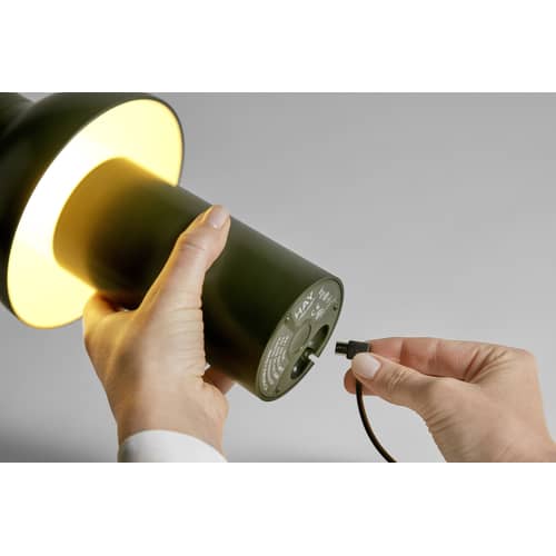 Lampe extérieur sans fil rechargeable PC Portable plastique vert / Pierre Charpin - Hay - Olive - Polyéthylène