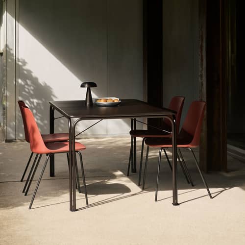 Table rectangulaire Thorvald SC113 métal noir / 160 x 90 cm - 6 places - &tradition - Noir chaud - Acier thermolaqué