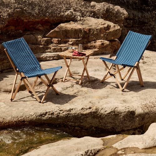 Klappsessel Outdoor Market textil holz blau / Jasper Morrison - Hay - Blau - FSC-zertifizierte Buche, Recyceltes Polyestergewebe