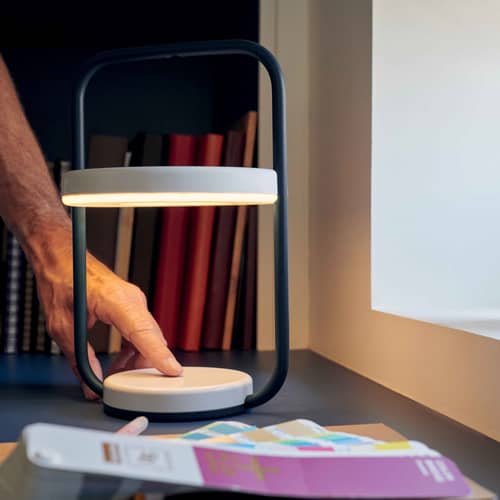 Lampada da esterno ricaricabile senza fili Ulli LED metallo rosso / H 29,5 cm - Fermob - Pepper (monocromo) - ABS, Alluminio, policarbonato