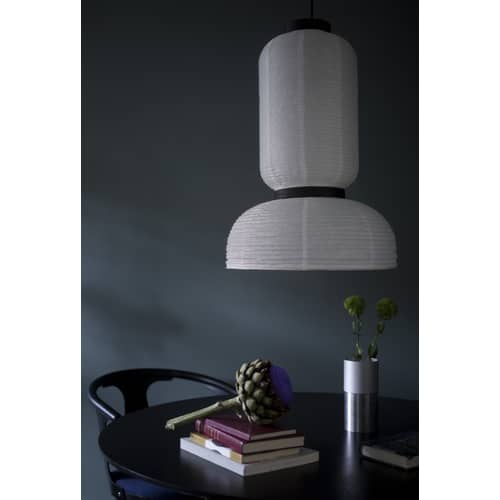 Suspension Formakami JH3 / Ø 45 x H 65 cm - &tradition - Blanc ivoire / Noir - Chêne, Papier de riz, Tissu