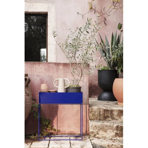 Pflanzgef mit Gestell Plant Box von Ferm Living | Made In Design