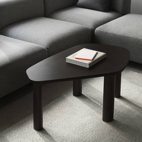 Sculp Large Coffee table wood brown / 109 x 64 x H 47 cm - Normann Copenhagen - 109 x 64 x H 47 cm / Burnish - Stained solid ash