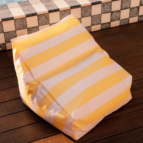 Pouf d\'extérieur enfant Vibes - NOBODINOZ - Jaune & rose / Rayé - Polystyrène expansé, Tissu acrylique