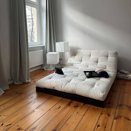 Schlafcouch Roots holz rot / B 140 cm - 3 Positionen / Schwarze Struktur - KARUP DESIGN - Bordeaux 710 / Schwarz - FSC-zertifizierte, lackierte Massivkiefer, Gewebe, Recycelte Mischfasern, Schaumstoff