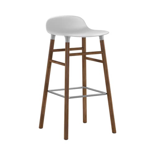 Sgabello bar Form - / H 75 cm - Gambe in noce di Normann Copenhagen - Bianco / noce - Noce, Polipropilene