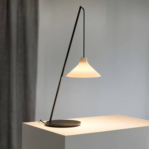 Tischleuchte Seam keramik weiß / H 71 cm - Serax - Off-White / Matt Black - Porzellan, Stahl