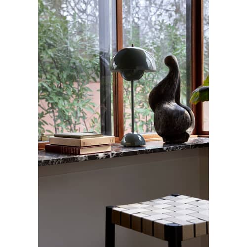 Lampe de table FlowerPot VP3 métal bleu gris / H 50 cm - By Verner Panton, 1968 - &tradition - Bleu Pierre - Aluminium laqué