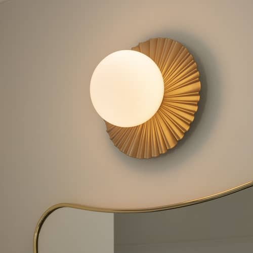 Applique salle de bains Liila Muuse Small / Plafonnier - Ø 20 cm - NUURA - Doré / Blanc opalin - Aluminium, Verre soufflé bouche
